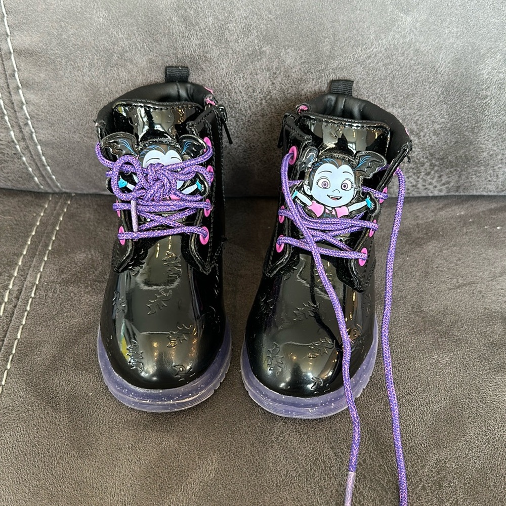 Disney JUNIOR Vampirina Toddler Boots - Size 7